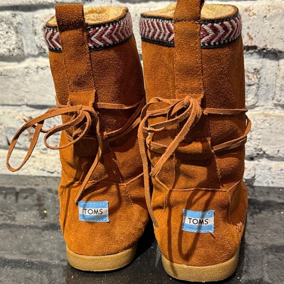 Toms Nepal Suede Leather Boots Moccasin Style - Picture 5 of 9